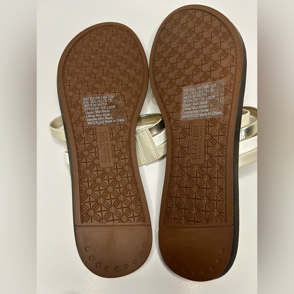 Reaction Kenneth Cole Slip On Beige Gold White Flat Sandal Size 8.5 - Picture 2 of 6